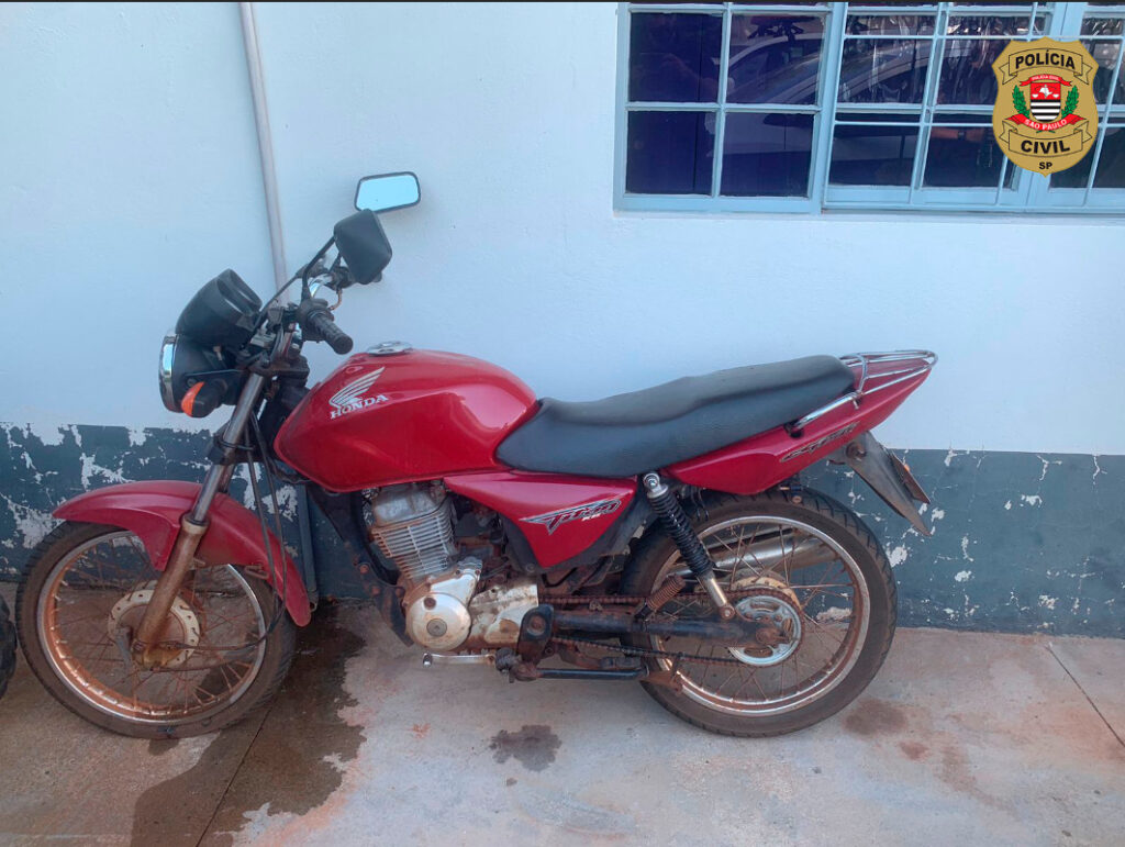 Motocicleta usada em assalto foi apreendida - Colab./Polícia Civil