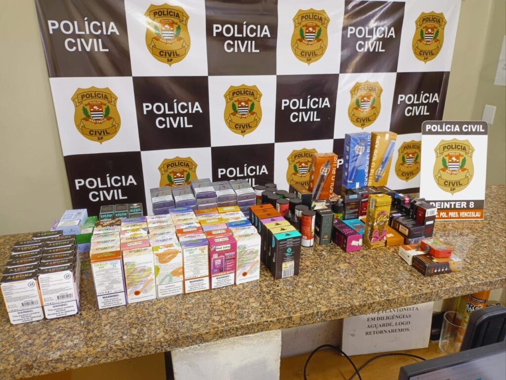 Cigarros eletrônicos e acessórios apreendidos pela Polícia Civil - Colab./Polícia Civil