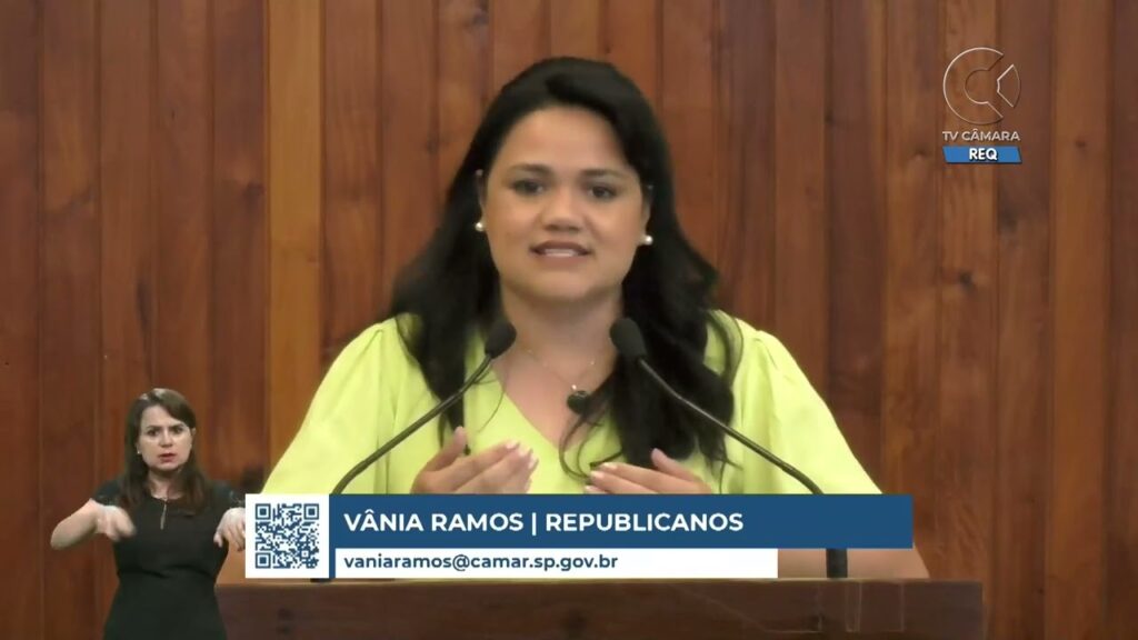 Vereadora Vânia Ramos na tribuna, durante sessão da Câmara - Colab./Ass. de Imprensa 