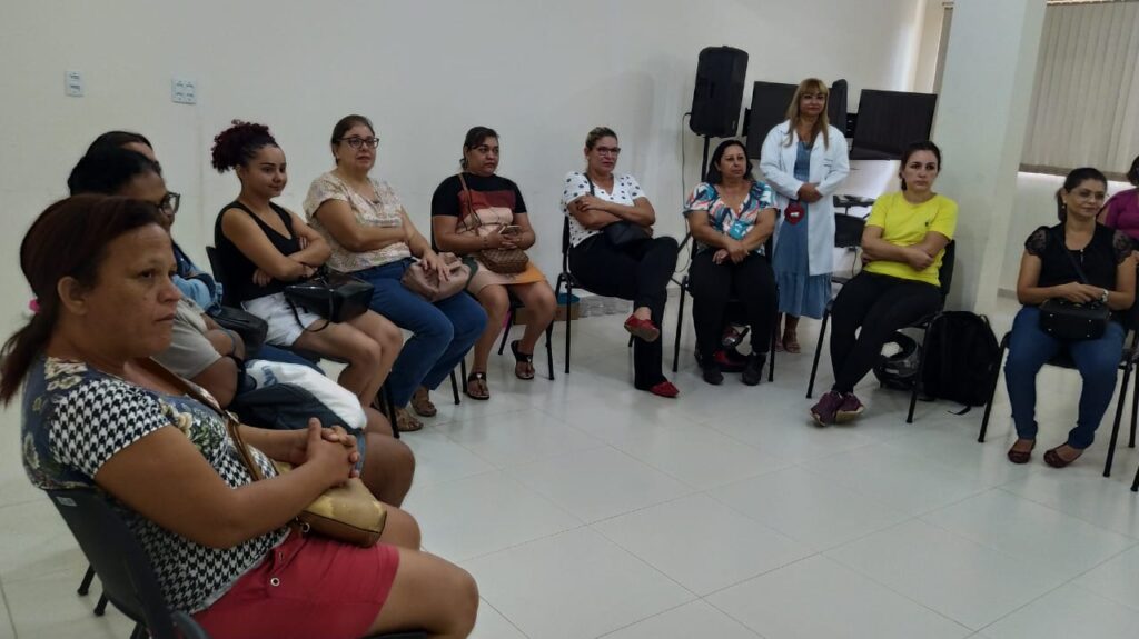 Mães participam de roda de conversa no Ritinha Prates - Colab./Ass. de Imprensa