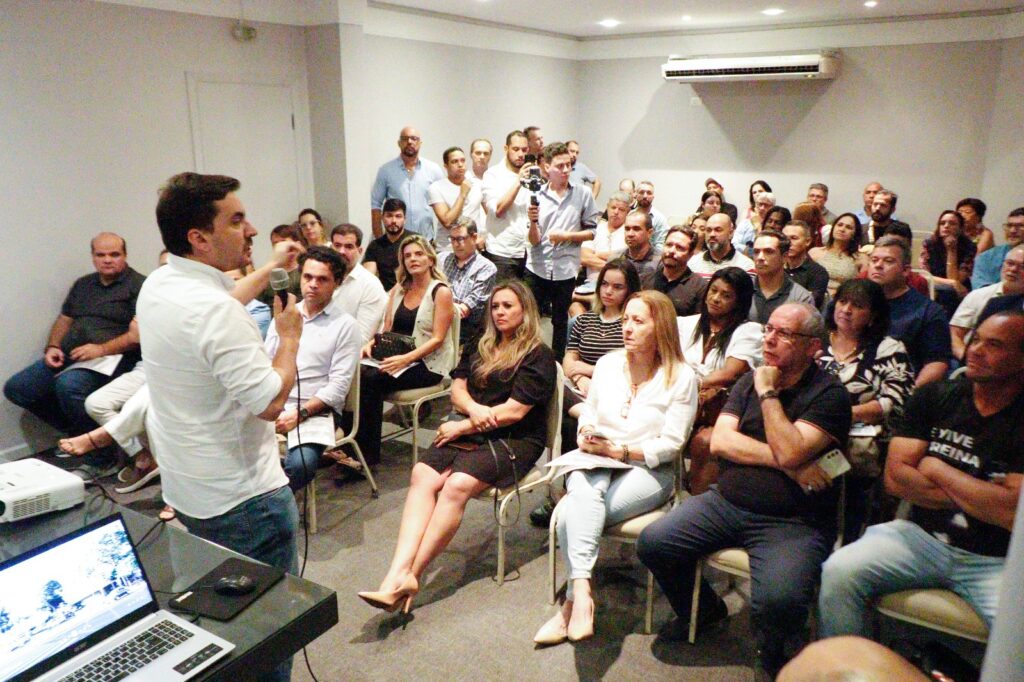 Deputado Vinicius Camarinha conversa com pré-candidatos - Colab./Assessoria de Imprensa