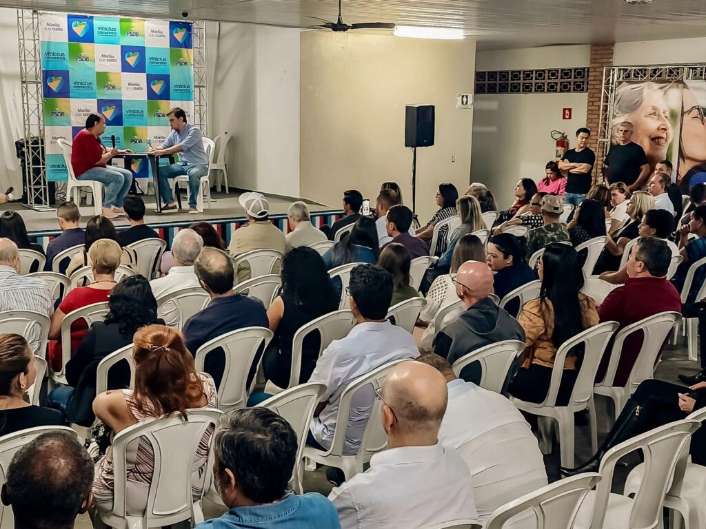 Lideranças da zona Sul de Marilia durante encontro com Vinicius Camarinha - Colab./Ass. de Imprensa