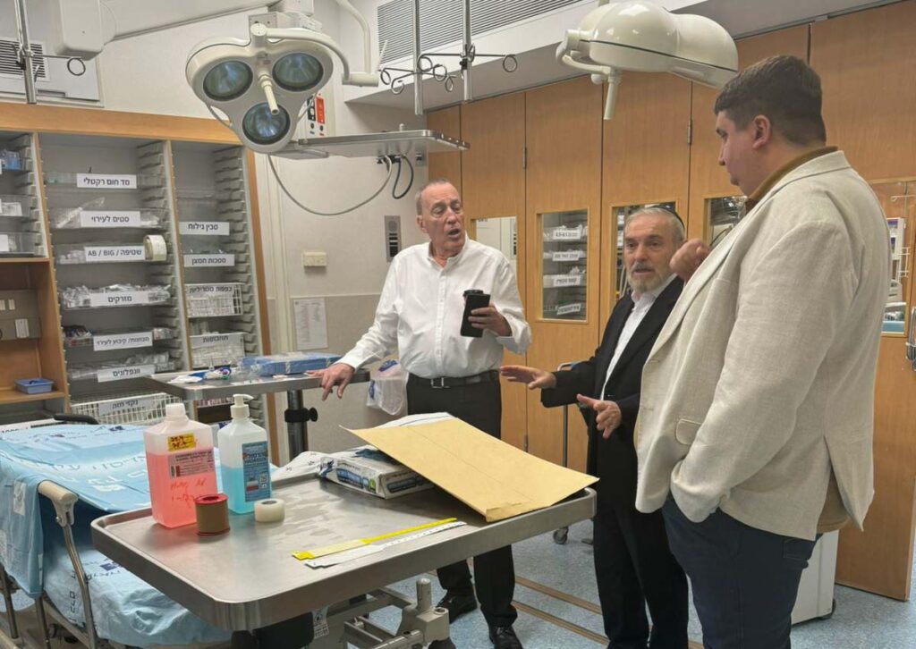 Garcia da Hadassa durante visita a hospital em Jerusalém - Colab./Ass. de Imprensa