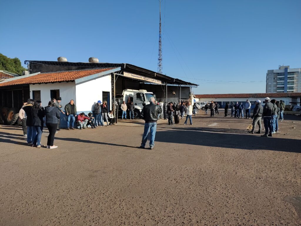 Servidores do Daem durante reunião com o Sindimmar - Colab./Ass. de Imprensa