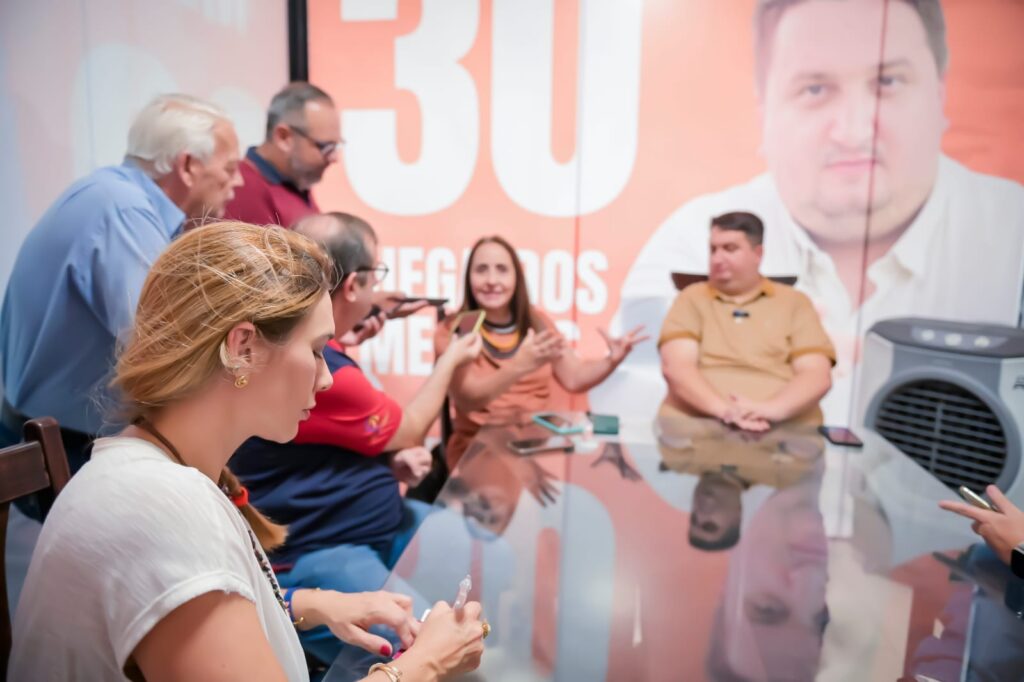 Deputada Adriana Ventura e Garcia da Hadassa em coletiva - Colab./Ass. de Imprensa