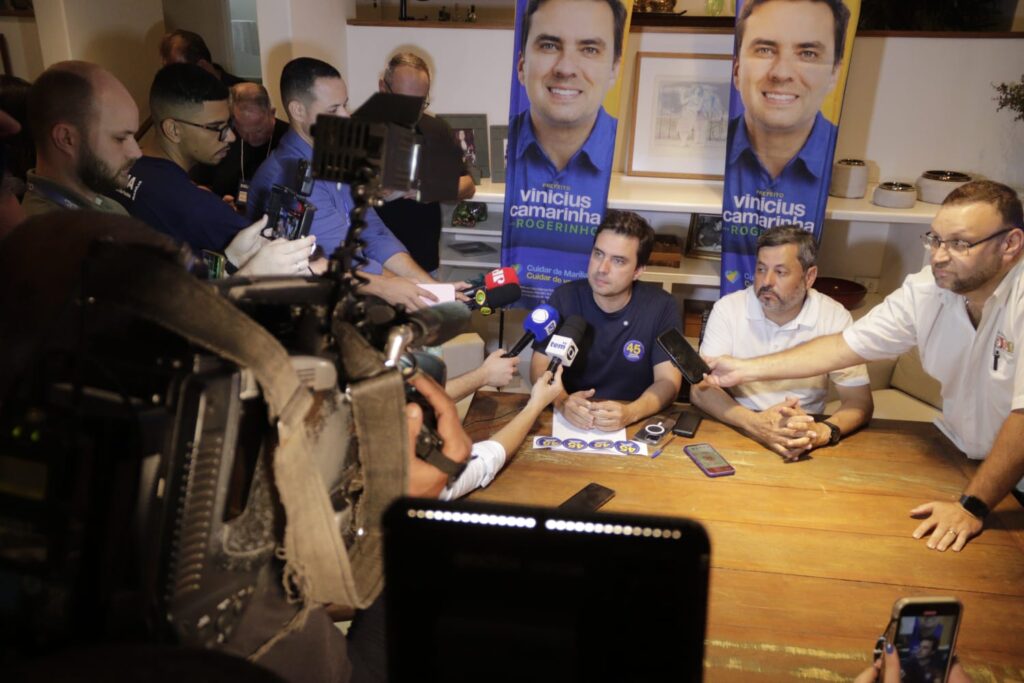 Prefeito eleito Vinicius Camarinha durante entrevista coletiva - Colab./Ass. de Imprensa