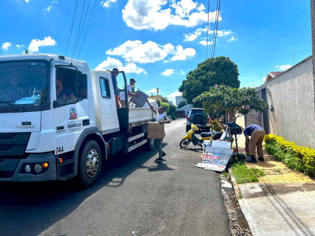 Moradores estão ajudando na operação Cata-Treco - Colab./Ass. de Imprensa