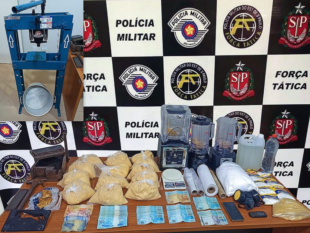 Drogas e objetos apreendidos - Colab. 
 Polícia Militar