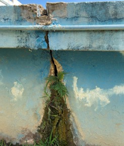 Fissuras e trincas comprometem o abastecimento de água - Colab./ Asses. de Imprensa