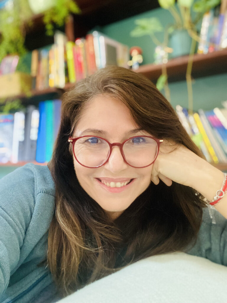 Kênia Marangão fará tarde de autógrafos - Colab./Ass. de Imprensa
