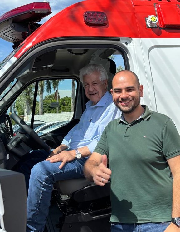 Prefeito Diogo Ceschim com Arlindo Chinaglia - Colab./Ass. de Imprensa