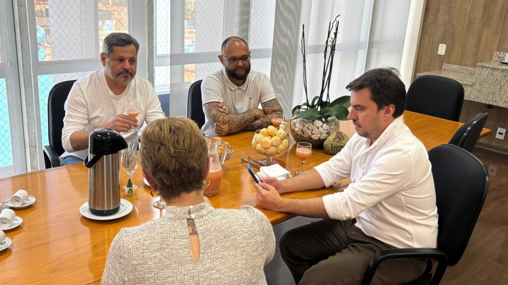 Reunião foi realizada na sede administrativa do Sesi - Colab./Ass. de Imprensa