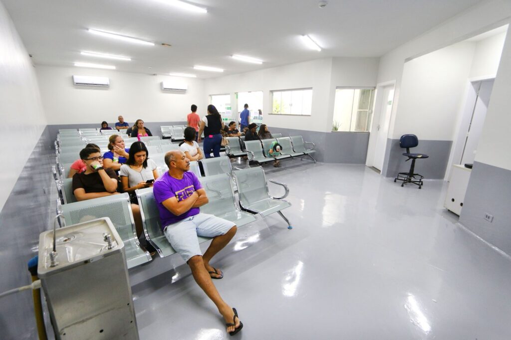 Pacientes aguardam atendimento na UPA Norte - Colab./Ass. de Imprensa