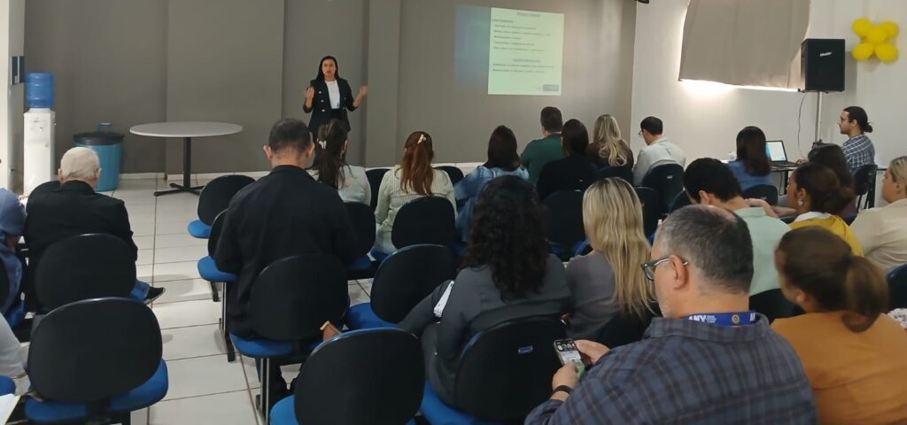 Roberta Flores durante apresentação do plano - Colab./Ass. de Imprensa