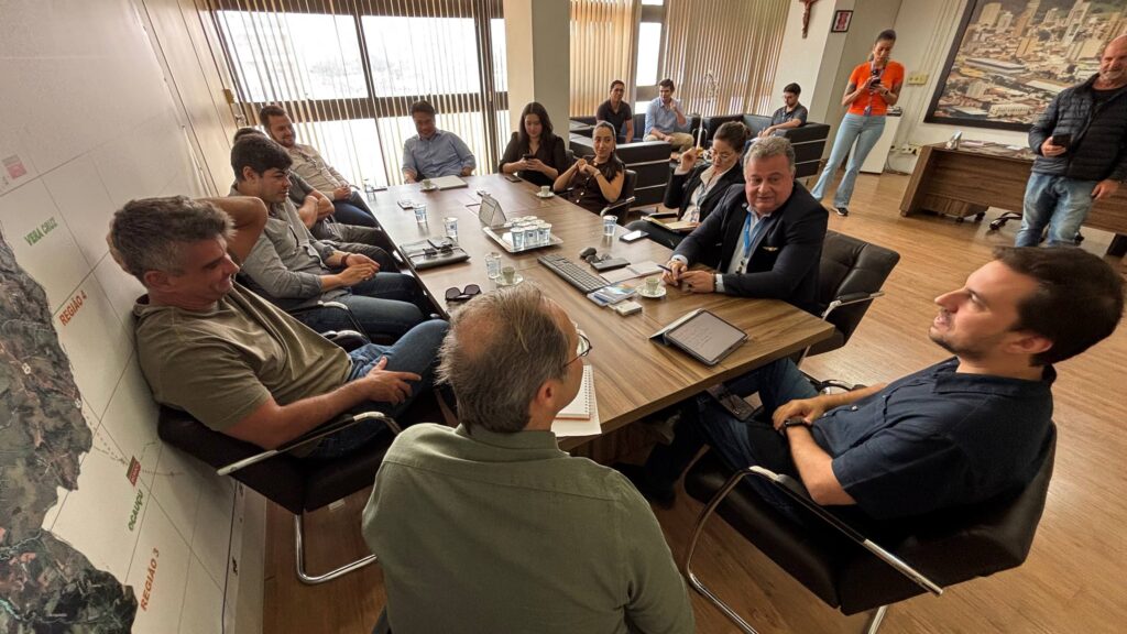 Reunião entre o aeroclube e Rede Voa encerra impasse - Colab./Ass. de Imprensa