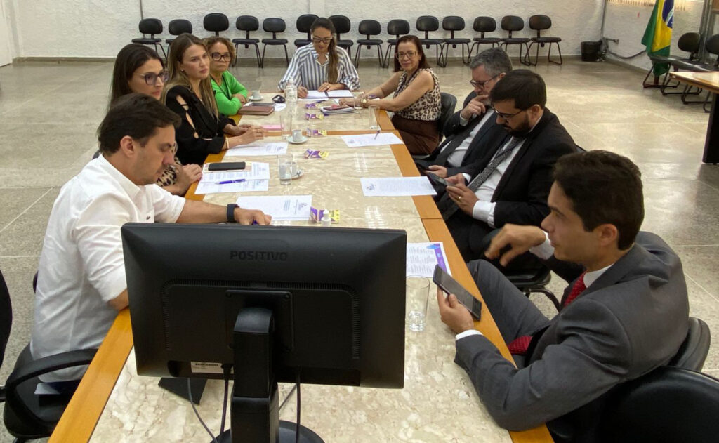 Prefeito Vinicius Camarinha com representantes da Justiça Federal - Colab./Ass. de Imprensa