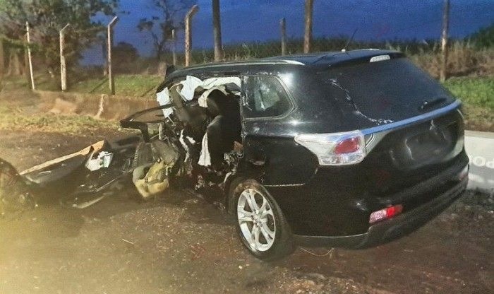 Mitsubish Outlander foi atingida de frente pelo GM Onix - Reprod./Artesp