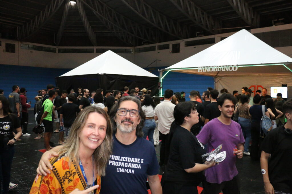 Debora Otoboni e Gilberto Rossi Jr. - Colab./Ass. de Imprensa