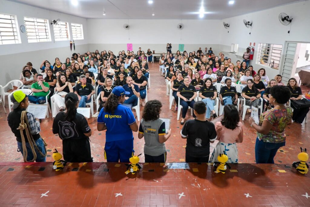 Encontro de Boas Práticas reuniu escolas - Colab./Ass. de Imprensa