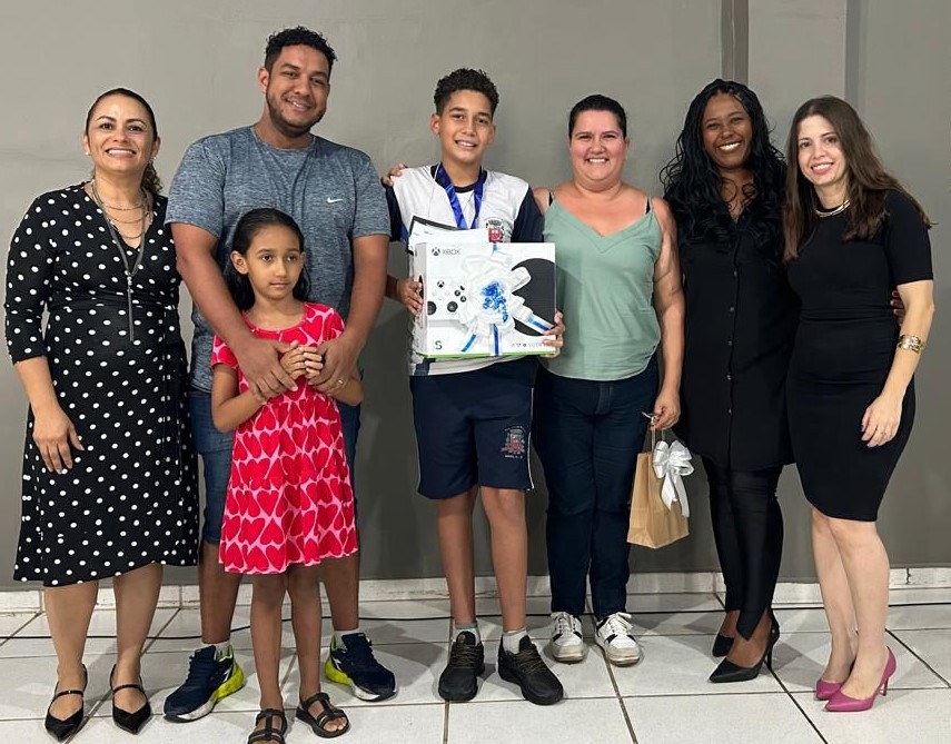 Alunos que se destacaram foram premiados - Colab./Ass. de Imprensa