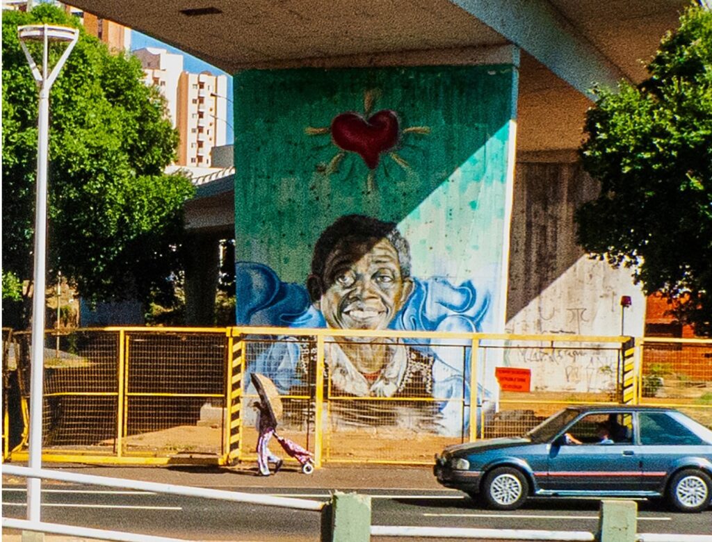 Antes o mural pintado pelo artista plástico Gil Lero em homenagem ao Mestre Zé Olhinho. Foto/Toninho Cury