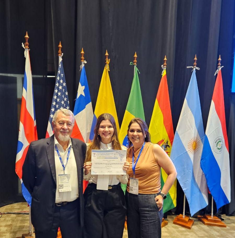 Professores Mario, Heloisa Costa e a pesquisadora Ludimila  - Reprod./Redes Sociais