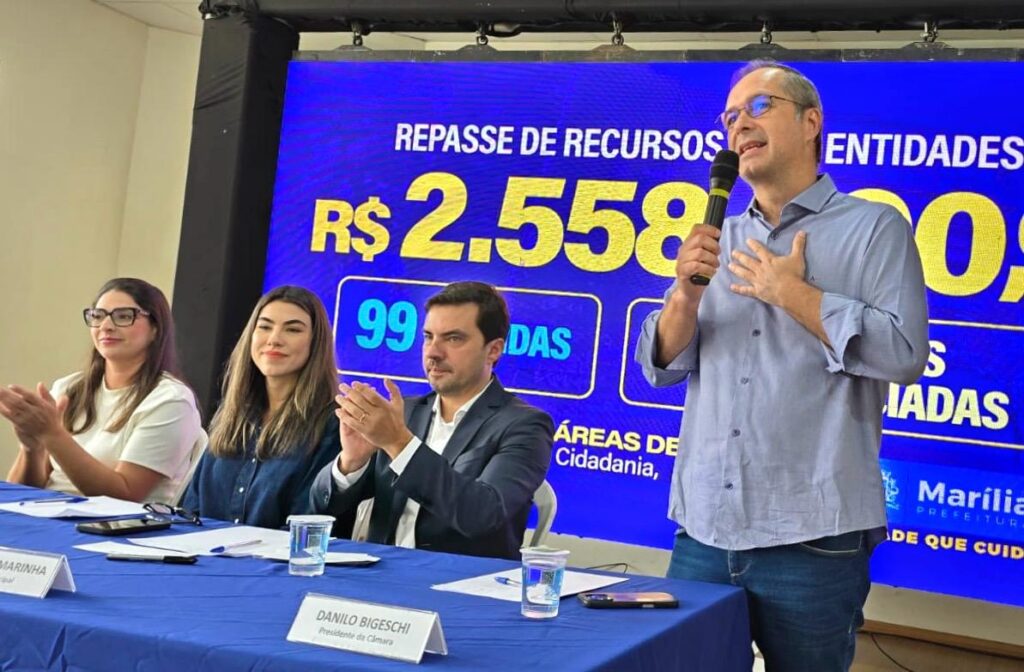 Vereador Danilo da Saúde discursa durante evento - Colab./Ass. de Imprensa