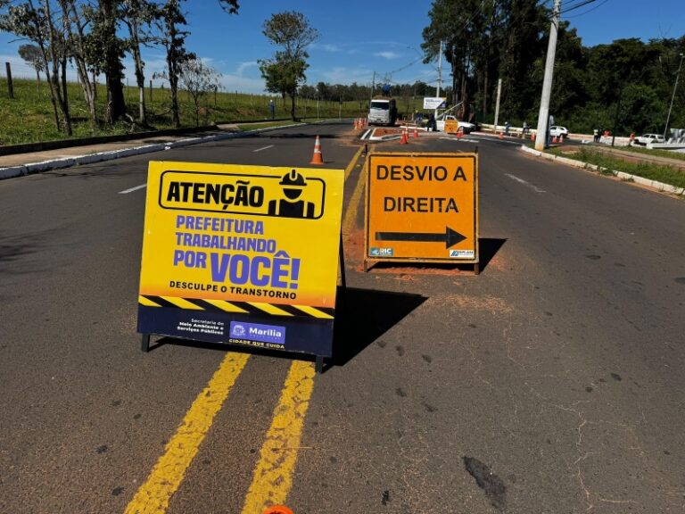 Marília: Emdurb aprimora sinalização em nova rotatória perto do Bosque Municipal