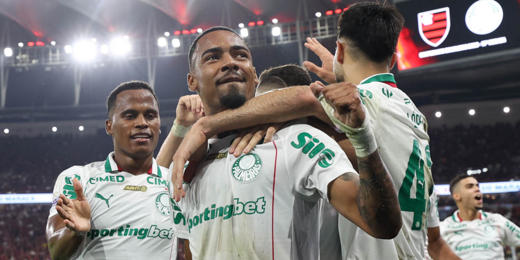 Palmeiras consolida liderança no Brasileiro ao superar Flamengo no Maracanã