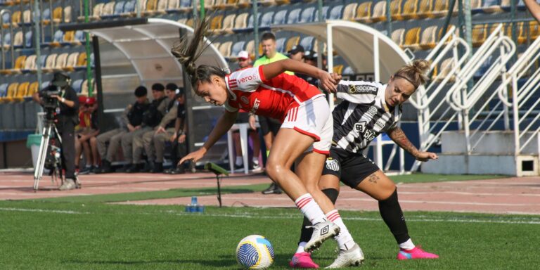 Brasileirão feminino: Inter, o melhor visitante, enfrenta Santos na Vila Belmiro