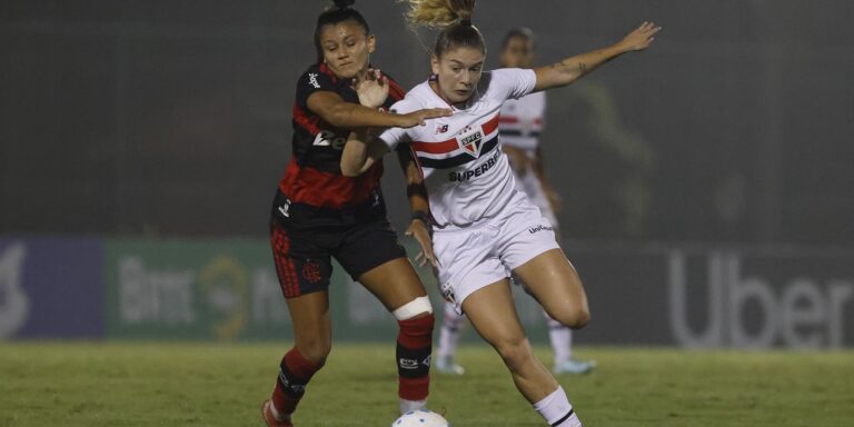 São paulo conquista vice-liderança no Brasileirão feminino após vitória sobre o Flamengo