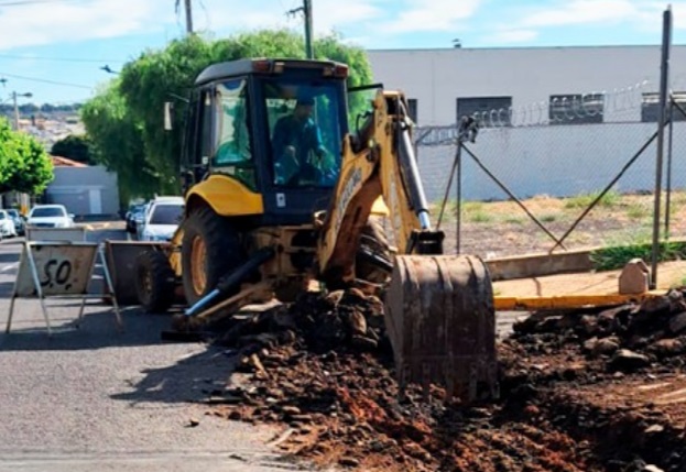Sarjetão estratégico no Centro de Birigui otimiza recapeamento e infraestrutura