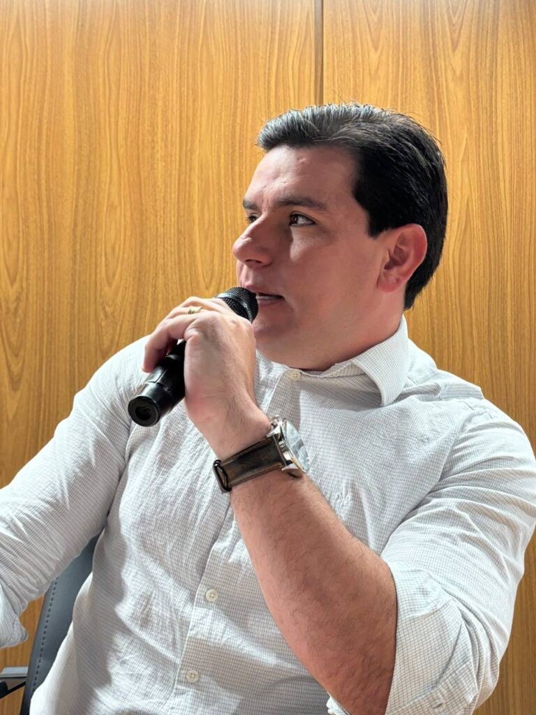 TJ reverte suspensão e restabelece direitos políticos de César Fiala