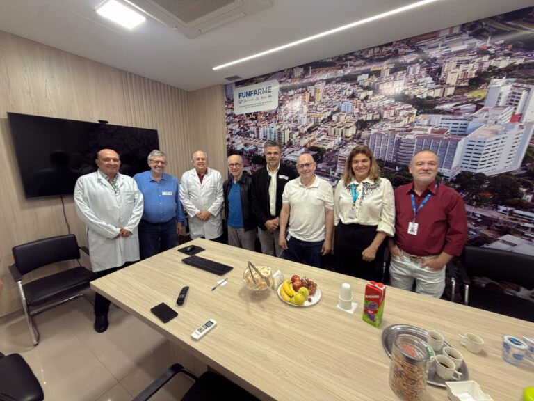 Deputados debatem desafios do SUS na Funfarme, em Rio Preto