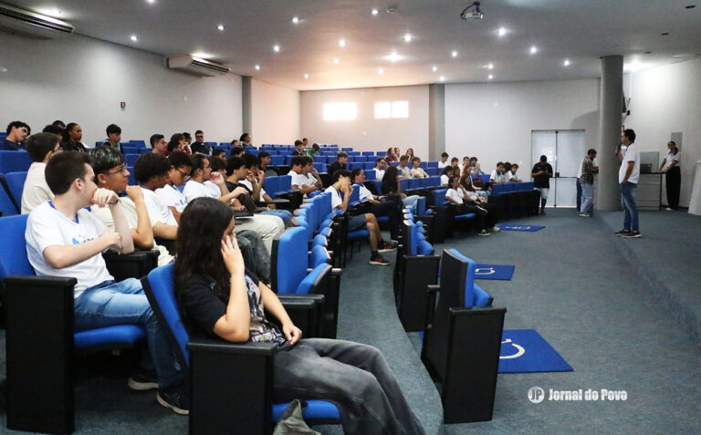 Unimar sedia HackHealth DevMenthors e impulsiona inovação na saúde