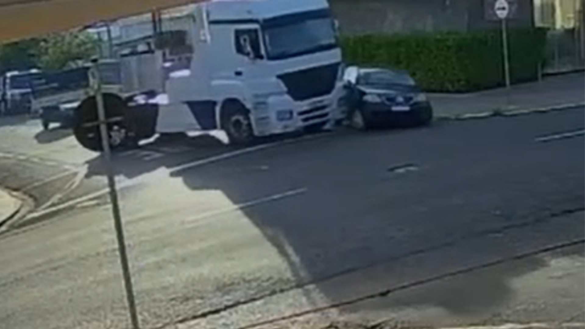 Perseguição policial a motorista de guincho termina em prisão e acidentes em São José do Rio Preto
