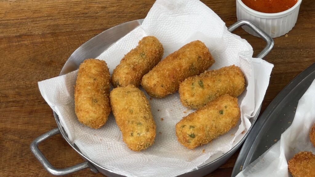 Bolinho de peixe: a tradição culinária revisitada na sua mesa