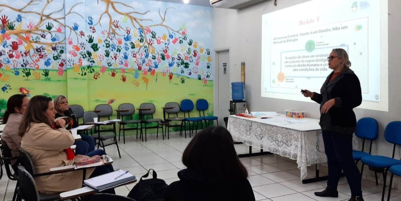 Formação do Pacto EJA em Marília destaca saúde como eixo pedagógico