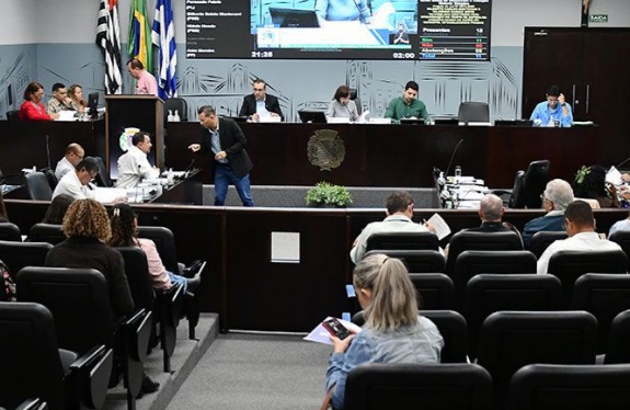 Legislativo de Araçatuba tem pauta extensa e vota projetos de impacto social