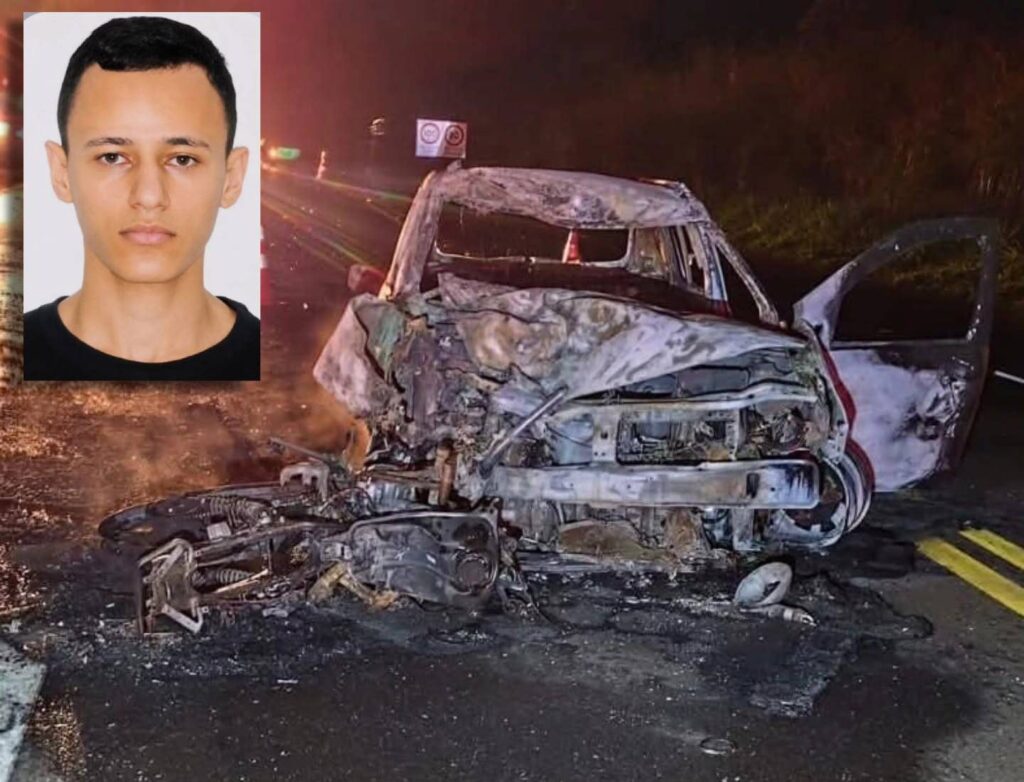 Acidente fatal na SP-294: jovem morre carbonizado em colisão entre moto e carro