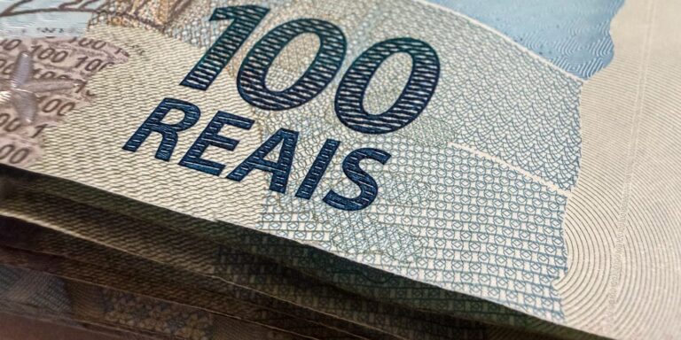 Orçamento de 2027: Brasil projeta superávit primário robusto de R$ 83,4 bilhões