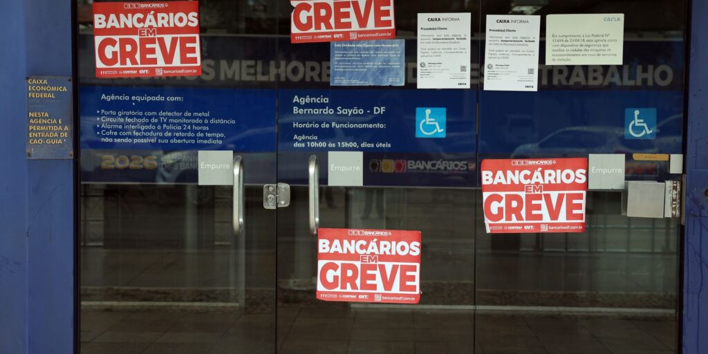 Bancários da Caixa mantêm greve após rejeição de proposta final