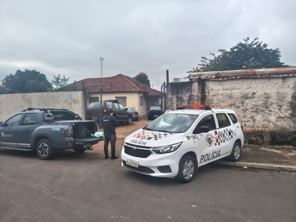 Desmanche interditado em Birigui: polícia militar apoia Detran-SP em fiscalização