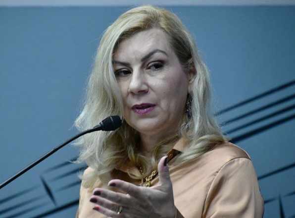 Ana Paula Braga deixa a secretaria municipal de educação de Araçatuba