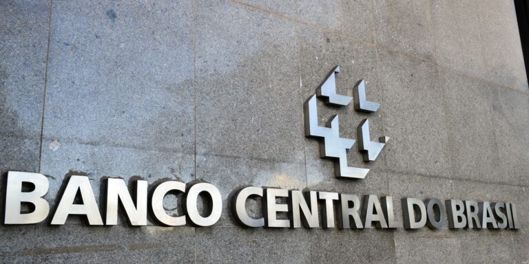 Mercado financeiro ajusta previsão da inflação para 5% e indica desafios à frente
