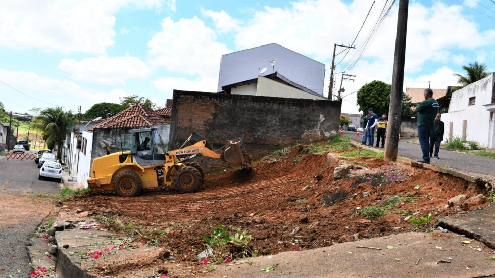 Operação conjunta revitaliza terreno na Vila Brasil em Presidente Prudente