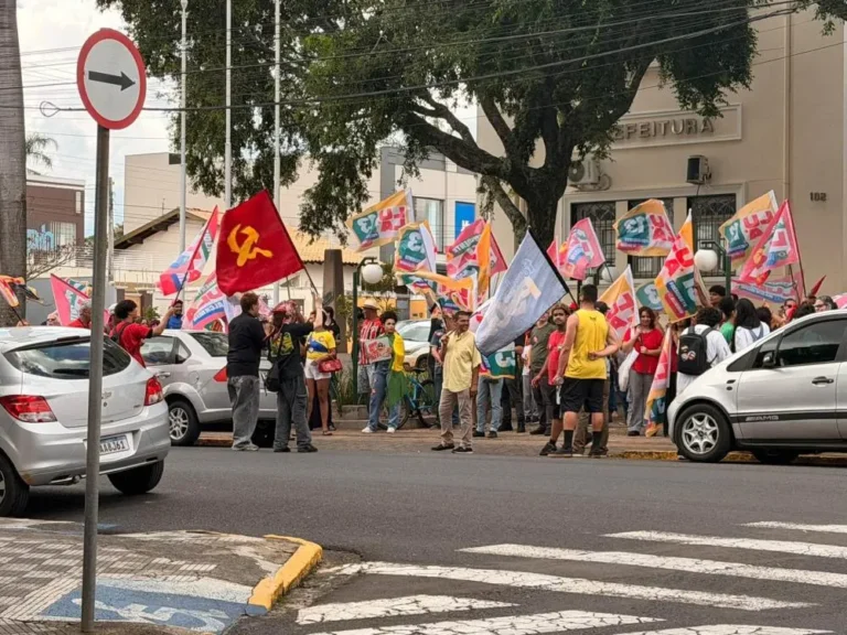 Manifestação em Garça: ato em defesa da democracia e contra o bolsonarismo